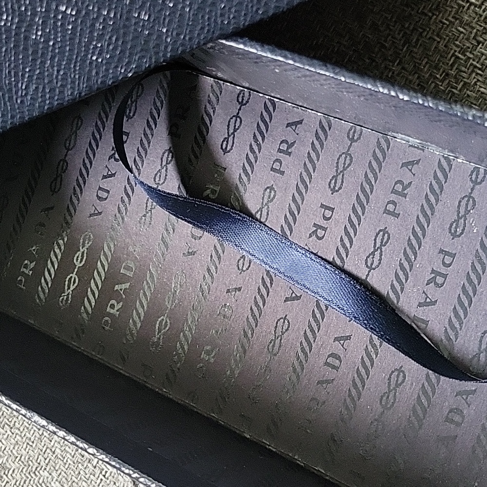 Textured Prada Box (only) - Picture 2 of 7